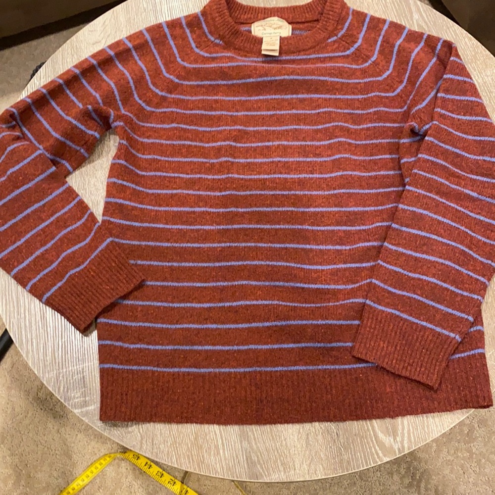 Men’s lambs wool and nylon sweater